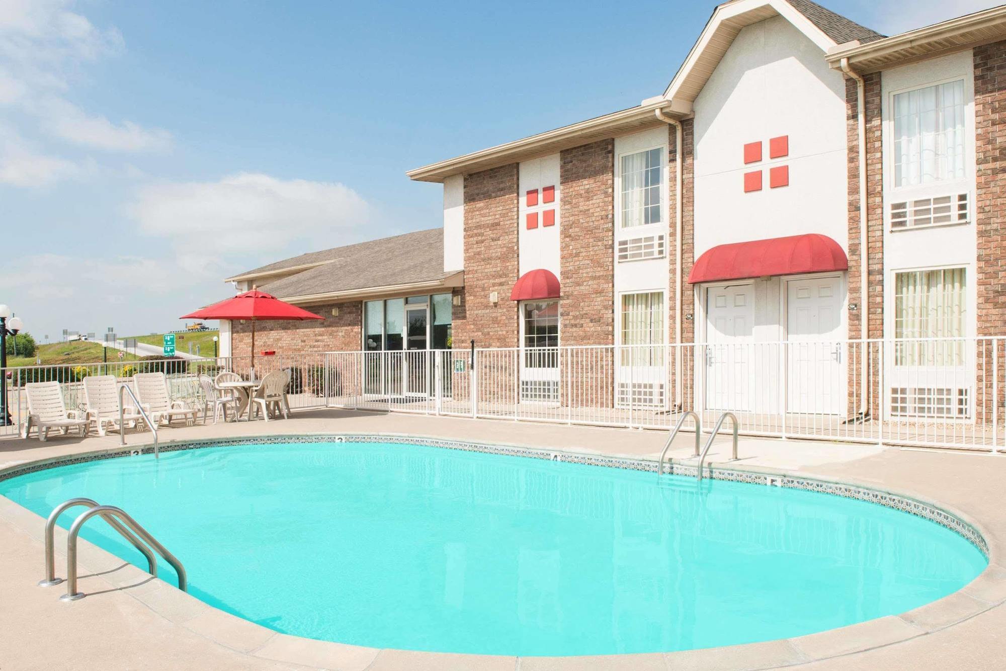 Boarders Inn And Suites By Cobblestone Lamar Missouri Exterior foto